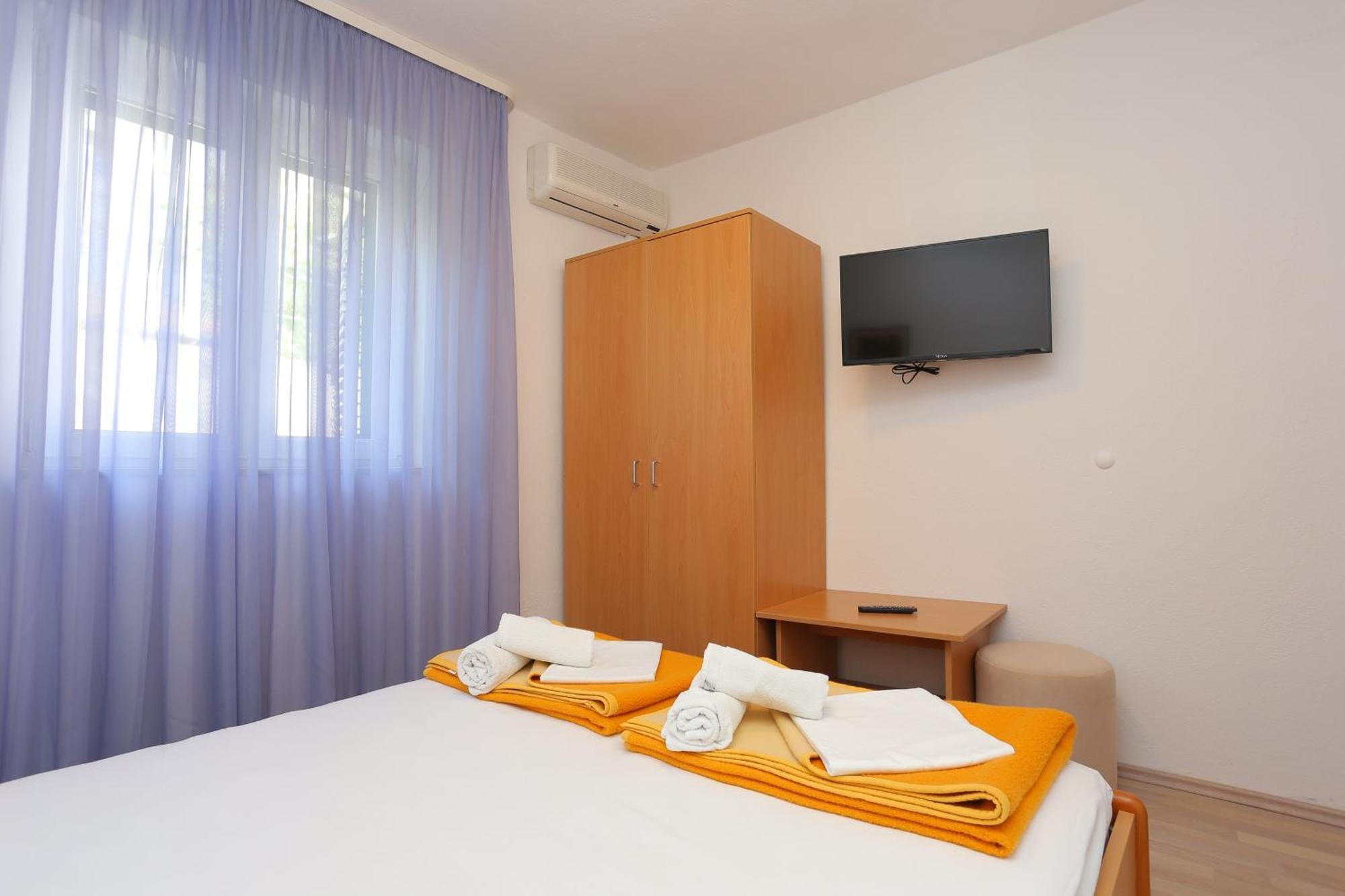 Apartments And Rooms With Parking Space Tucepi, Makarska - 5263 Dış mekan fotoğraf