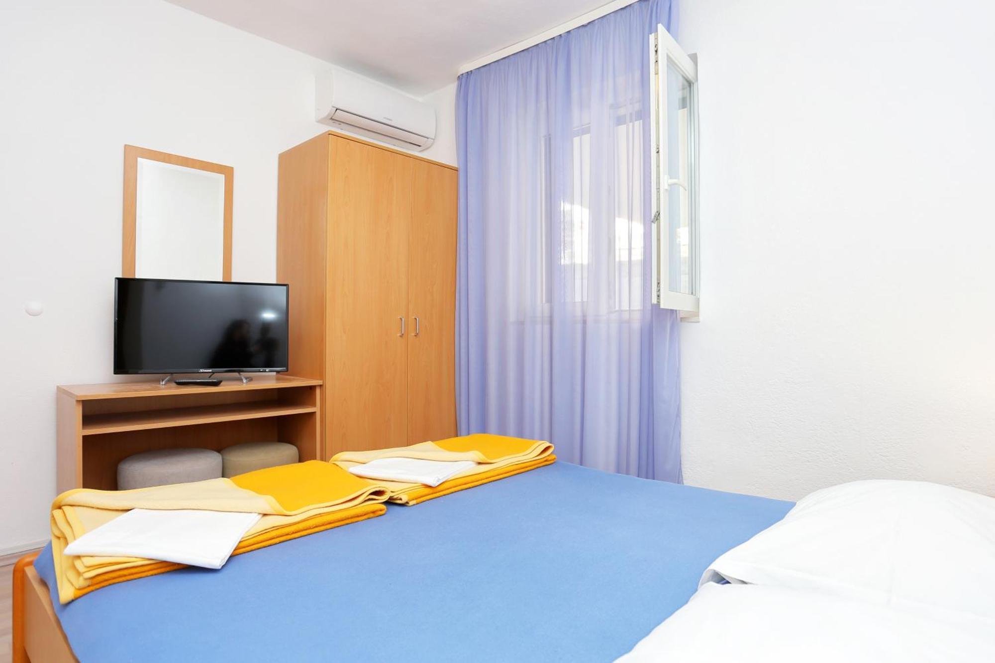 Apartments And Rooms With Parking Space Tucepi, Makarska - 5263 Oda fotoğraf